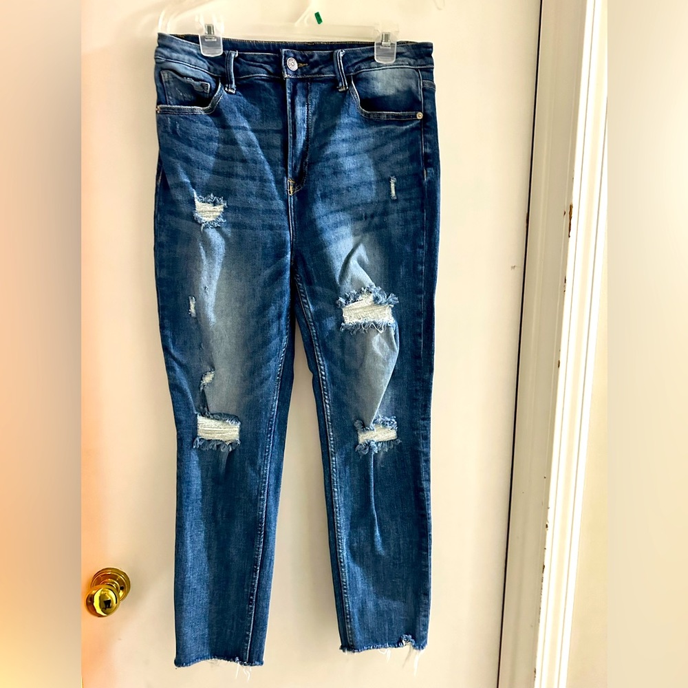 Risen high rise distressed relaxed fit skinny jeans  size 31/13